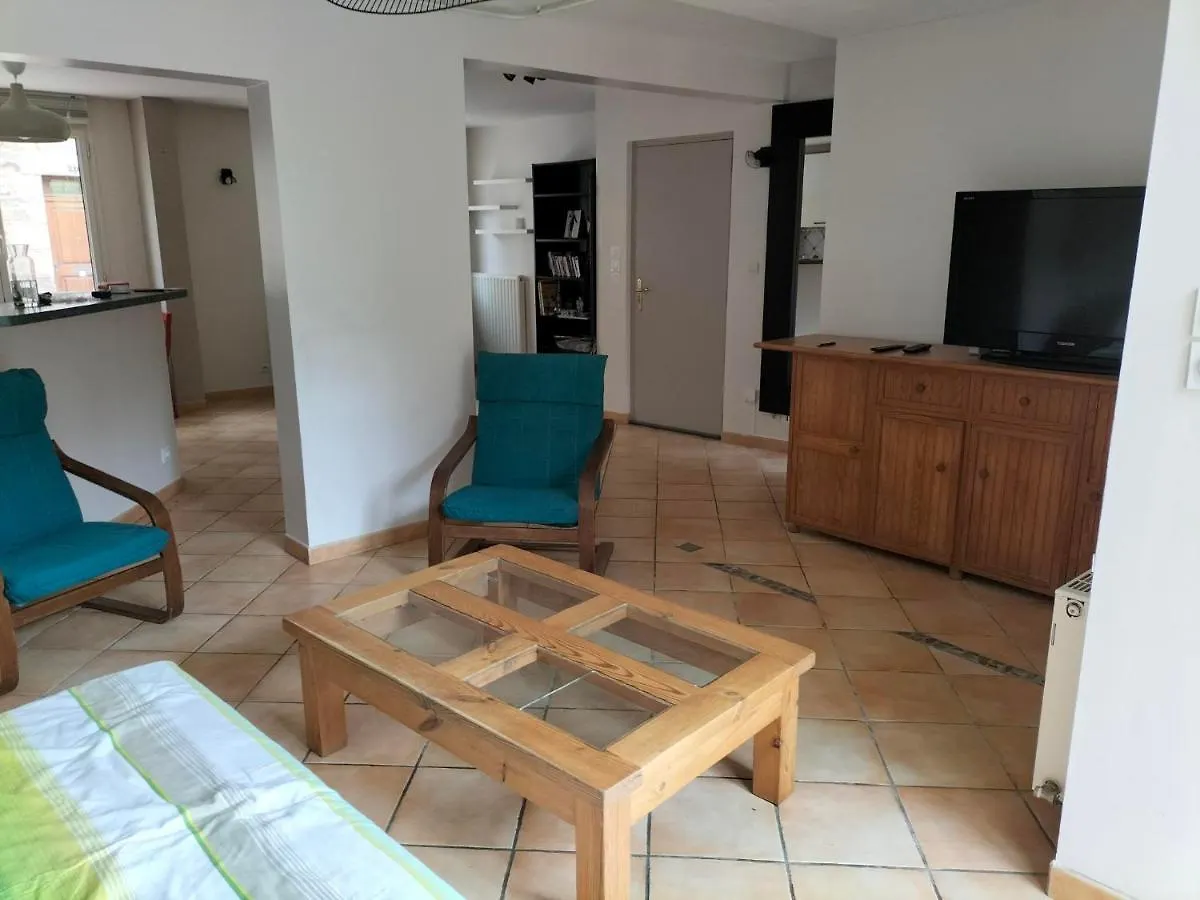 Apartment Appartement Au Centre Ville Avec Un Beau Jardin Prive Lannion