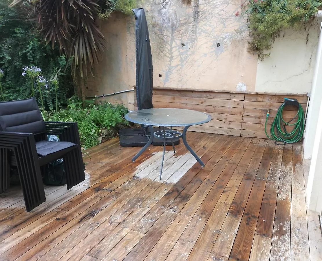 Apartment Appartement Au Centre Ville Avec Un Beau Jardin Prive Lannion France